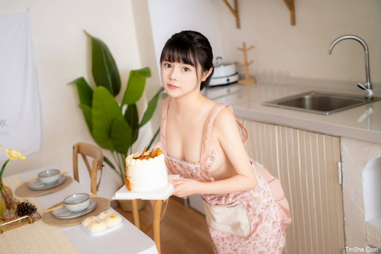 「七月喵子」图集– 蛋糕厨娘(60P/1.20GB)