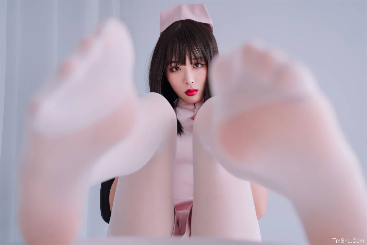 「轩萧学姐」视图 – 粉色护士(59P/1V/1.12GB)